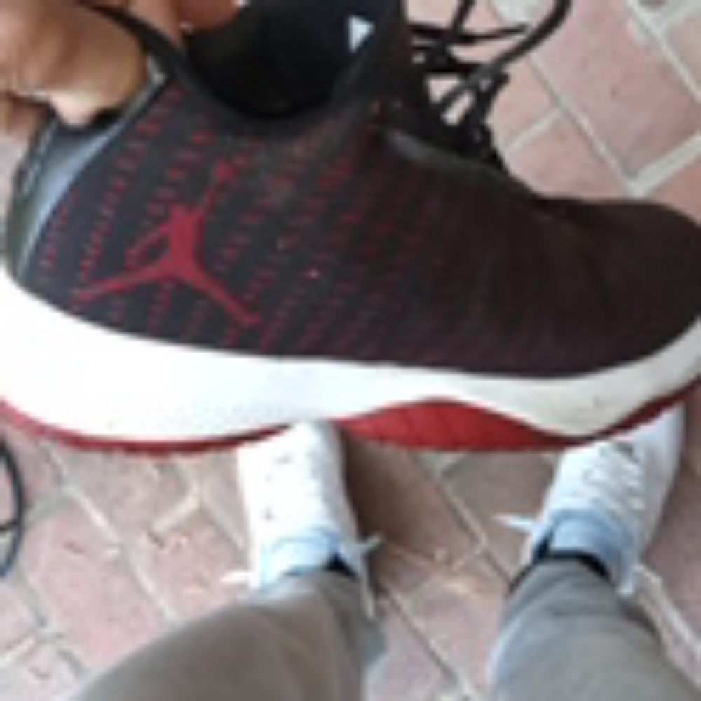 Jordan running runners red n black